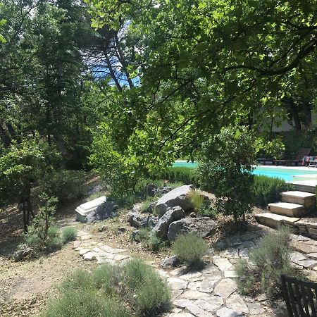 Villa De Carbonelle Pierrevert Екстериор снимка