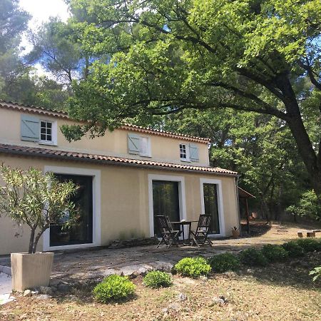 Villa De Carbonelle Pierrevert Екстериор снимка