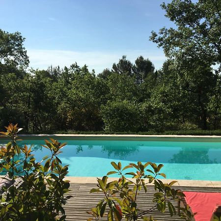 Villa De Carbonelle Pierrevert Екстериор снимка