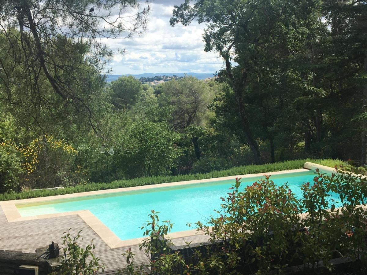 Villa De Carbonelle Pierrevert Екстериор снимка