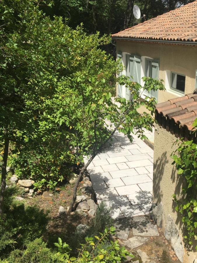 Villa De Carbonelle Pierrevert Екстериор снимка