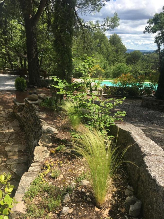 Villa De Carbonelle Pierrevert Екстериор снимка
