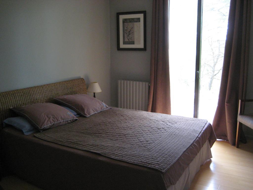 Villa De Carbonelle Pierrevert Екстериор снимка