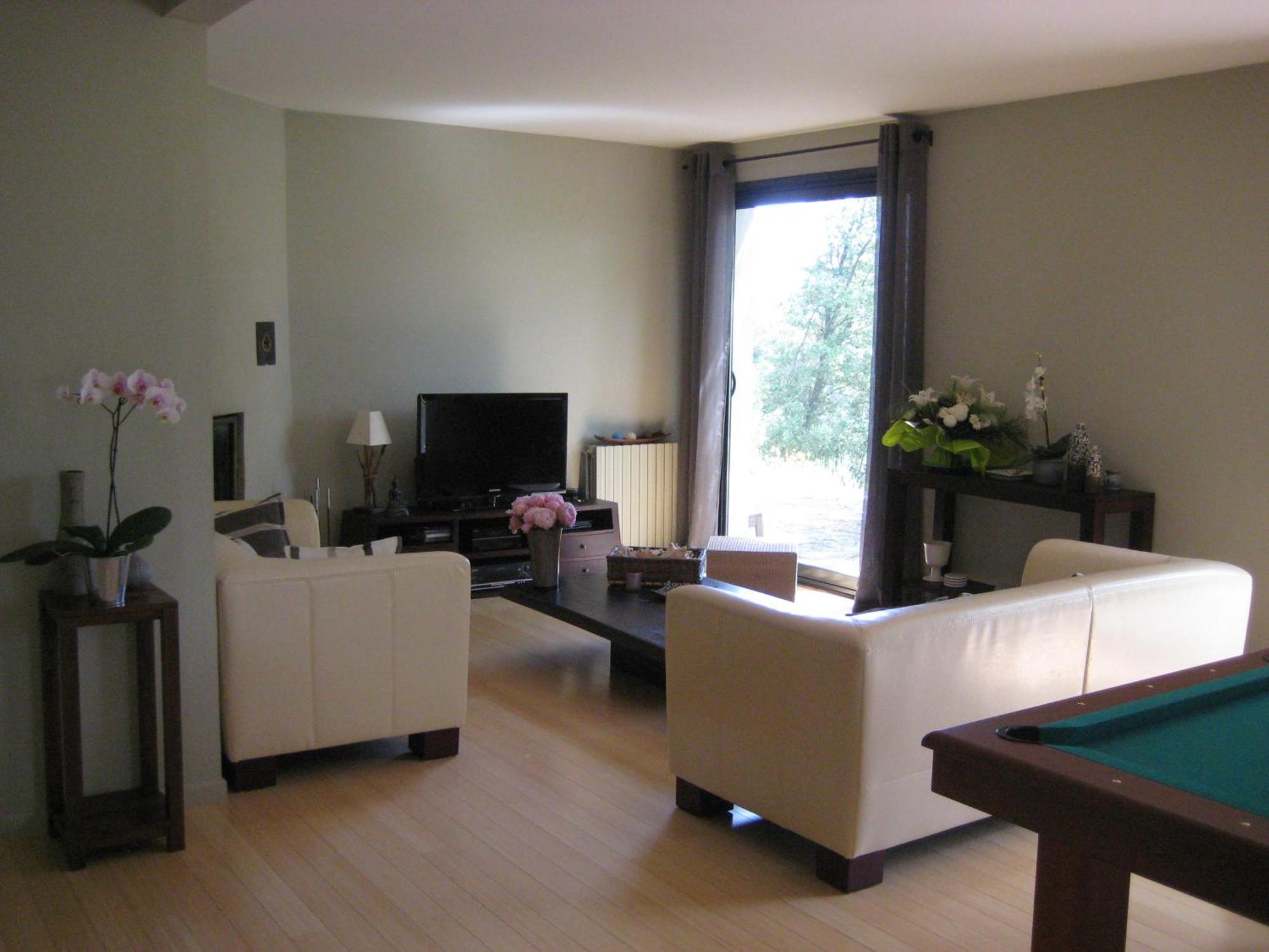 Villa De Carbonelle Pierrevert Екстериор снимка