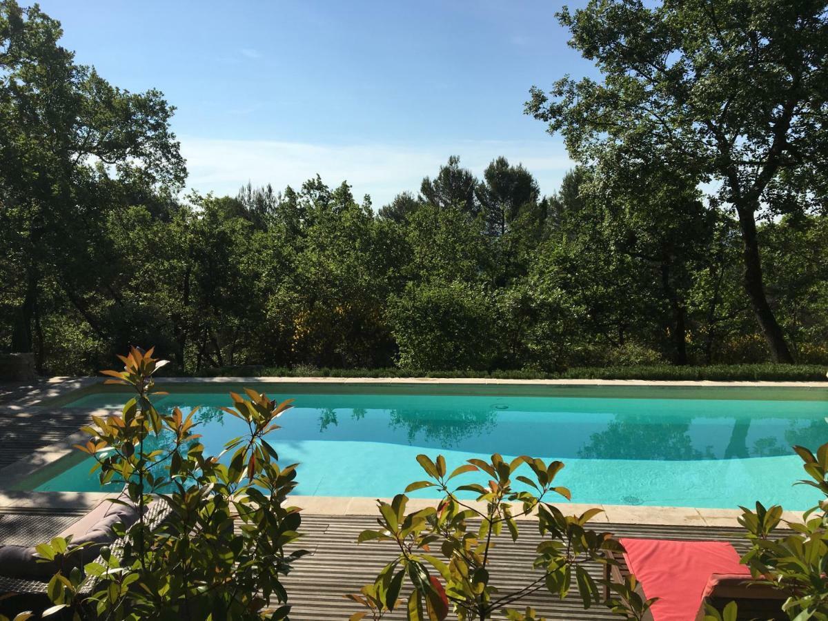 Villa De Carbonelle Pierrevert Екстериор снимка